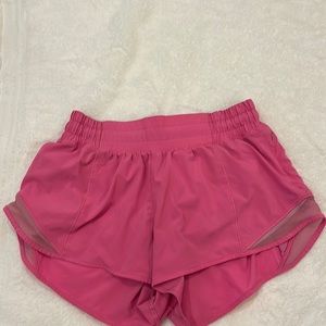 HOT PINK SIZE 4 2.5 in LULU HOTTY HOT SHORTS